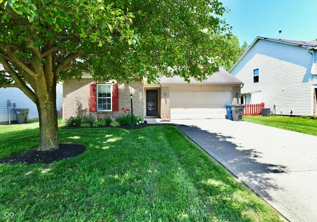 Homes for sale in Indianapolis, IN | 5644 Wood Hollow Dr, Indianapolis, IN 46239 | MLS# 22111087