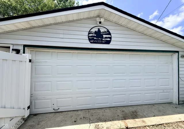 3rd image of 323 Fairlane Dr, Crawfordsville, IN 47933 | MLS# 22111099