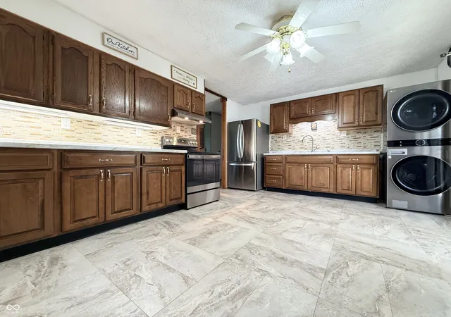 4th image of 323 Fairlane Dr, Crawfordsville, IN 47933 | MLS# 22111099