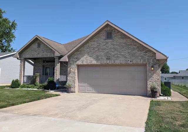 Homes for sale in Rushville, IN | 628 E 8th St, Rushville, IN 46173 | MLS# 22111107