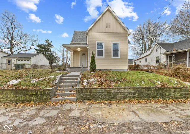 1st image of 313 W 10th St, Muncie, IN 47302 | MLS# 22111108