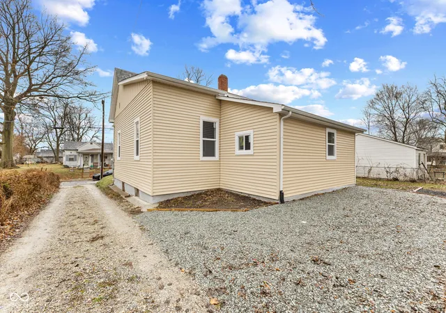 3rd image of 313 W 10Th St, Muncie, IN 47302 | MLS# 22111108