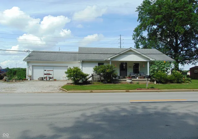 1st image of 922 E Main St, Jamestown, IN 46147 | MLS# 22111109
