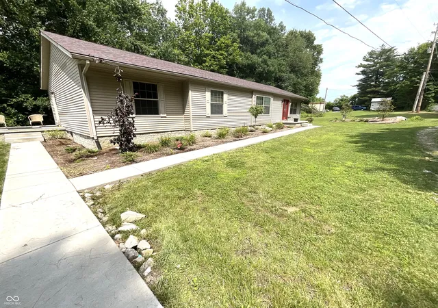 Homes for sale in Spencer, IN | 1825 Pea Ridge Rd, Spencer, IN 47460 | MLS# 22111141