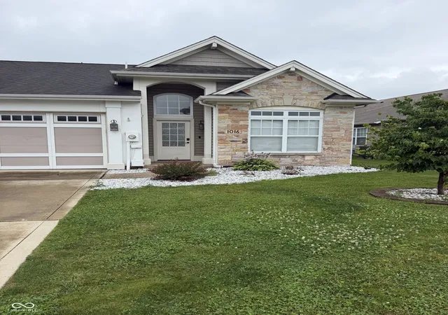 Homes for sale in Whiteland, IN | 1016 Mount Olive Rd, Whiteland, IN 46184 | MLS# 22111148