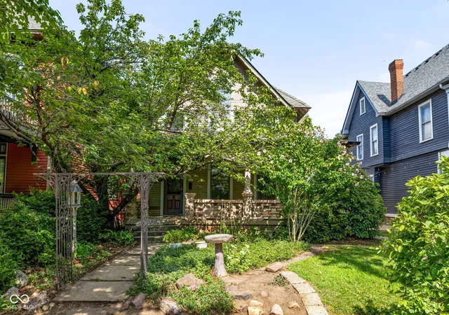 Photo 2 of Single family home for sale at 1431 N Alabama St, Indianapolis, IN 46202 | MLS# 22111152 | Listing updated on 2026-09-08