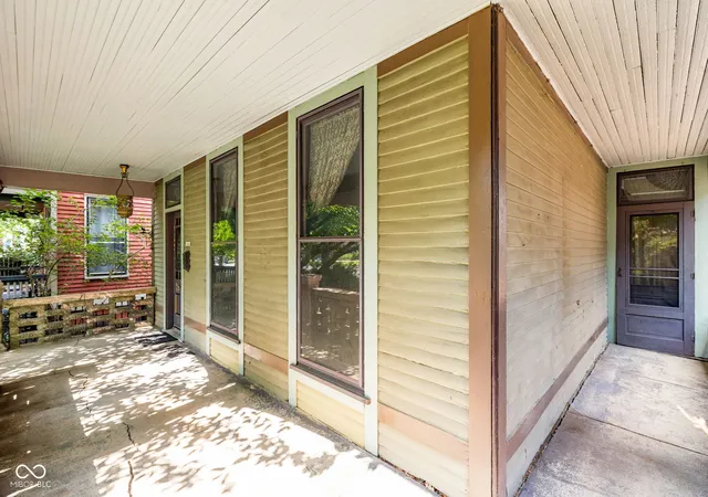Photo 3 of Single family home for sale at 1431 N Alabama St, Indianapolis, IN 46202 | MLS# 22111152 | Listing updated on 2026-09-08