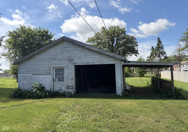 Photo 3 of Single family home for sale at 403 E Broad St, Spiceland, IN 47385 | MLS# 22111157 | Listing updated on 2026-08-26