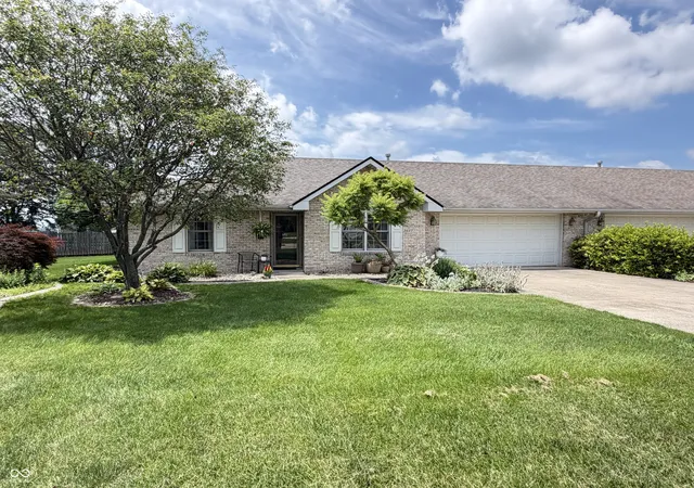 2nd image of 3427 Village Dr, Anderson, IN 46011 | MLS# 22111158
