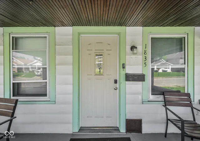 Photo 4 of Sale Pending at 1835 N Harding St, Indianapolis, IN 46202 | MLS# 22111168 | Listing updated on 2026-09-25