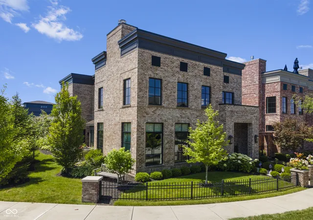 2nd image of 478 Simon Dr, Carmel, IN 46032 | MLS# 22111176