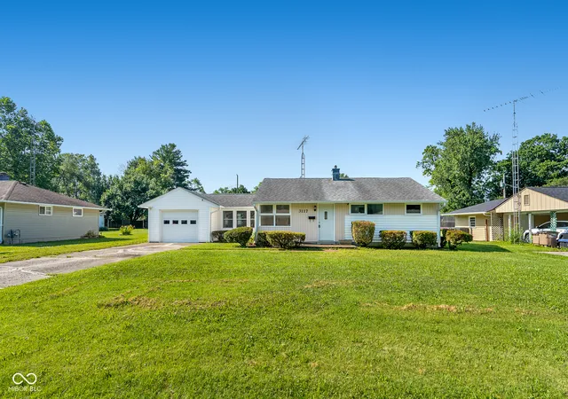 1st image of 3117 31st St, Columbus, IN 47203 | MLS# 22111195