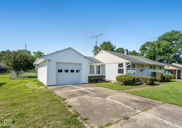 3rd image of 3117 31St St, Columbus, IN 47203 | MLS# 22111195