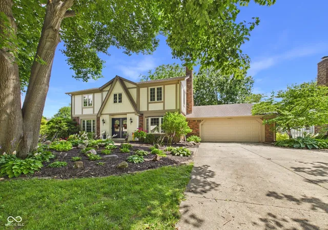 1st image of 1905 Woodview Ln, Anderson, IN 46011 | MLS# 22111201