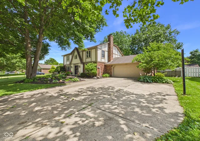 2nd image of 1905 Woodview Ln, Anderson, IN 46011 | MLS# 22111201