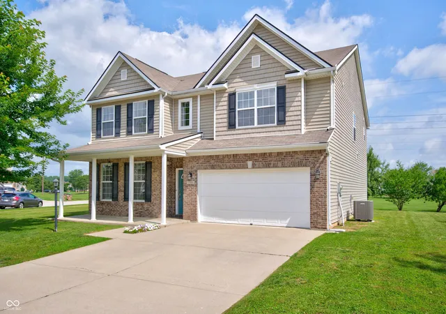 1st image of 2148 Creekstone Dr, Columbus, IN 47201 | MLS# 22111223