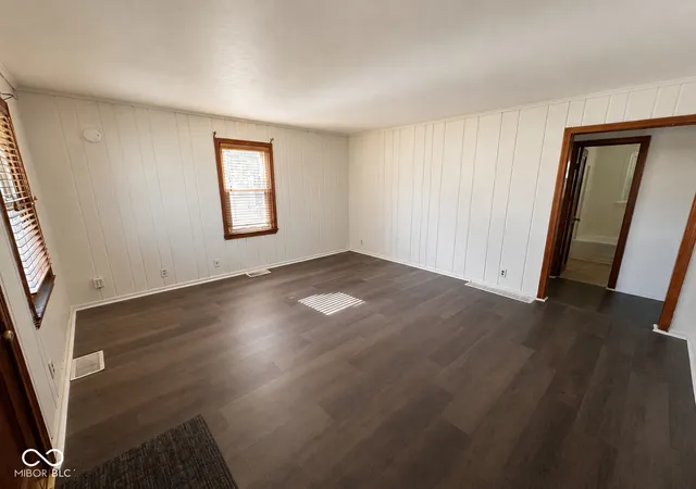 Photo 4 of Single family home for sale at 208 E 35th Street, Anderson, IN 46013 | MLS# 22111260 | Listing updated on 2026-07-15