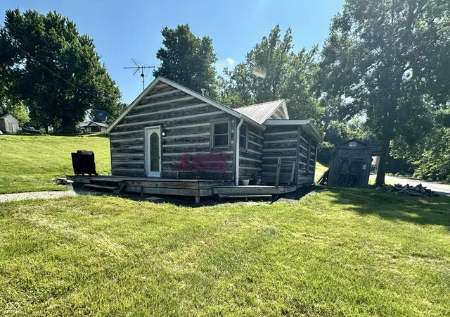 2nd image of 3484 E Mahalasville Rd, Martinsville, IN 46151 | MLS# 22111261