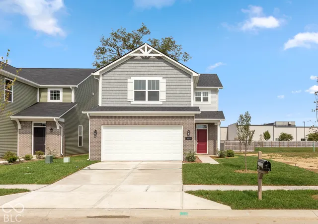 Photo 1 of Single family home for sale at 1018 Stratford Ln, Shelbyville, IN 46176 | MLS# 22111267 | Listing updated on 2026-10-04