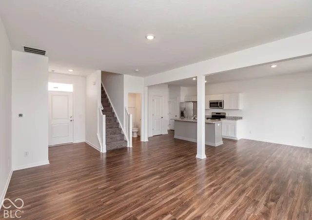 Photo 3 of Single family home for sale at 1018 Stratford Ln, Shelbyville, IN 46176 | MLS# 22111267 | Listing updated on 2026-10-04