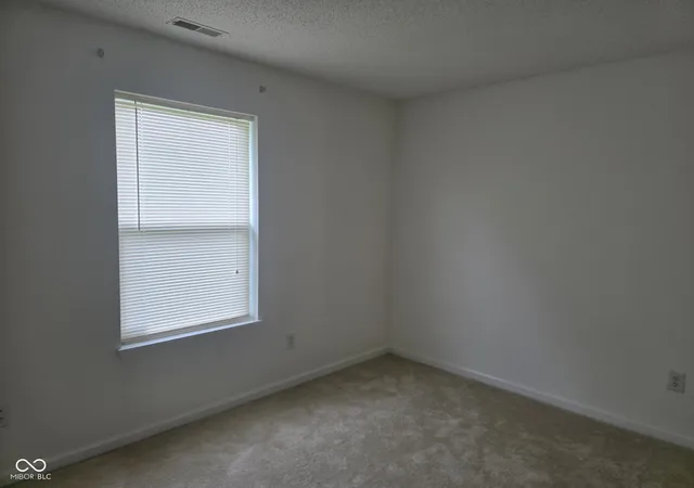 Photo 4 of Sale Pending at 616 Rocky Meadow Dr, Greenwood, IN 46143 | MLS# 22111269 | Listing updated on 2026-08-31