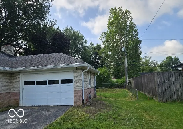 Photo 3 of Single family home for sale at 11965 Cable Dr, Indianapolis, IN 46236 | MLS# 22111272 | Listing updated on 2026-09-29