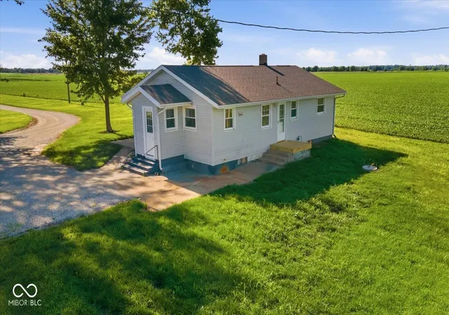 Homes for sale in Rushville, IN | 5290 S County Road 600 E, Rushville, IN 46173 | MLS# 22111277