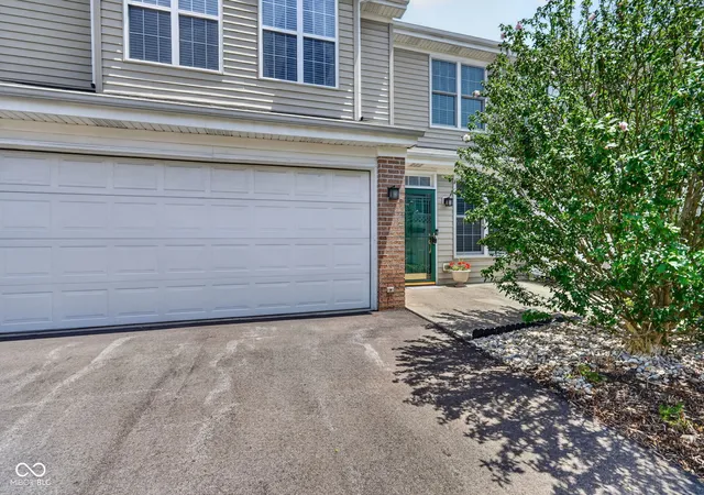 Photo 2 of Condo for sale at 2359 Colfax Ln, Indianapolis, IN 46260 | MLS# 22111286 | Listing updated on 2026-09-01