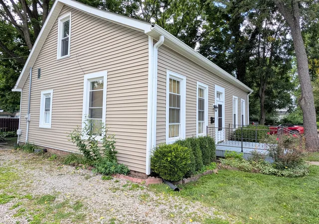 3rd image of 359 E Harrison St, Martinsville, IN 46151 | MLS# 22111295