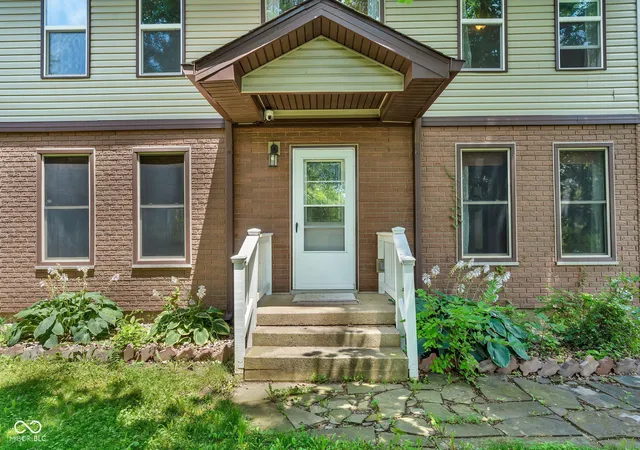 Photo 4 of Sale Pending at 8 Ml Springs, Coatesville, IN 46121 | MLS# 22111316 | Listing updated on 2026-09-12