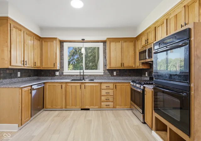 Photo 3 of Single family home for sale at 225 E Jackson, Knightstown, IN 46148 | MLS# 22111317 | Listing updated on 2026-09-18