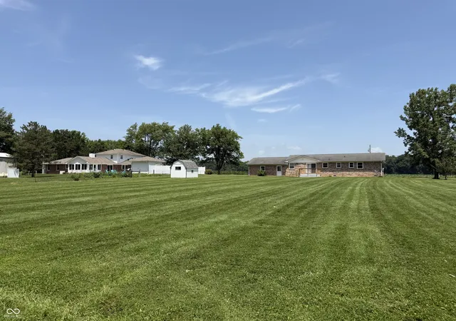 Photo 3 of Sale Pending at 2821 E County Rd 875 S, Mooresville, IN 46158 | MLS# 22111320 | Listing updated on 2026-09-03
