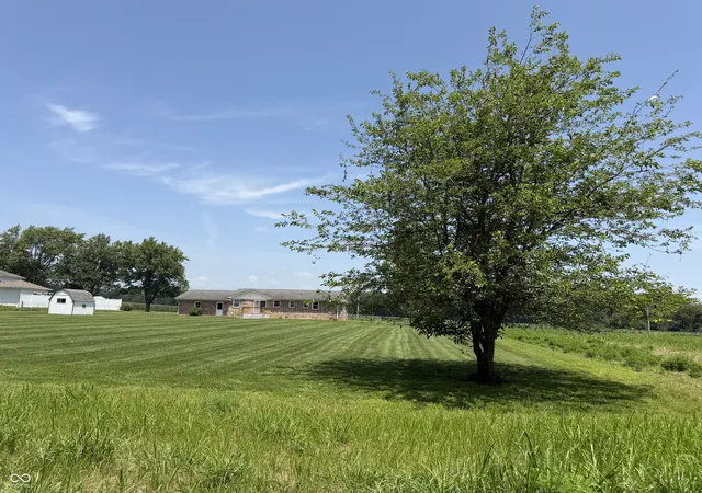 Photo 3 of Sale Pending at 2821 E County Rd 875 S, Mooresville, IN 46158 | MLS# 22111320 | Listing updated on 2026-09-03