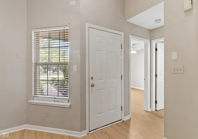 Photo 3 of Single family home for sale at 323 Lake Ridge Ln, Greenwood, IN 46142 | MLS# 22111330 | Listing updated on 2026-09-17