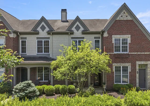 2nd image of 6691 Beekman Pl #B, Zionsville, IN 46077 | MLS# 22111341