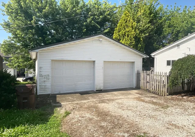 2nd image of 401 S Michigan St, Rockville, IN 47872 | MLS# 22111358