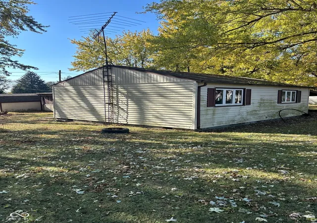 Homes for sale in Elwood, IN | 2527 N E St, Elwood, IN 46036 | MLS# 22111376