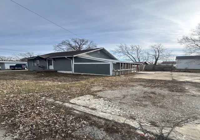 Homes for sale in Anderson, IN | 1311 E 23rd St, Anderson, IN 46016 | MLS# 22111379