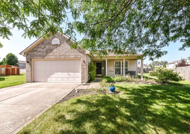 Photo 1 of Single family home for sale at 1214 Stonebridge Dr, Anderson, IN 46013 | MLS# 22111434 | Listing updated on 2026-09-25