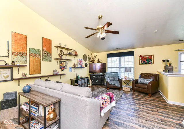 Photo 3 of Single family home for sale at 1214 Stonebridge Dr, Anderson, IN 46013 | MLS# 22111434 | Listing updated on 2026-09-25