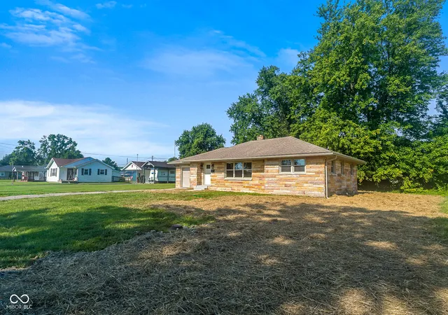 Homes for sale in Crothersville, IN | 106 N Bethany Rd, Crothersville, IN 47229 | MLS# 22111436