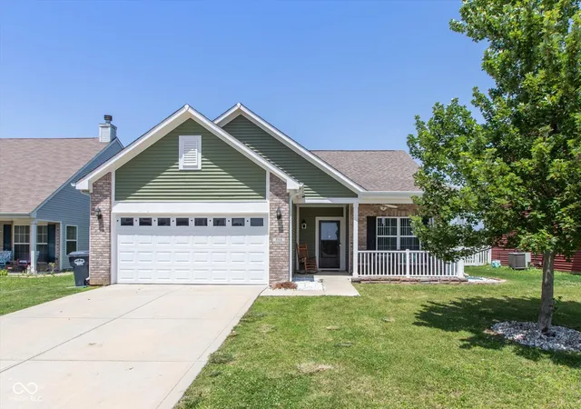 Homes for sale in Greenwood, IN | 898 Briarstone Dr, Greenwood, IN 46143 | MLS# 22111439