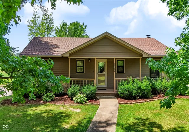 2nd image of 6982 S 125 W, Trafalgar, IN 46181 | MLS# 22111466