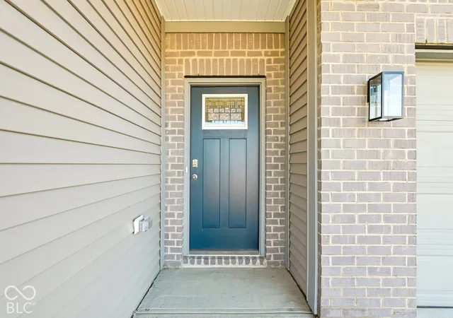 Photo 3 of Sale Pending at 1093 Blackstone Ave, Franklin, IN 46131 | MLS# 22111467 | Listing updated on 2026-10-05