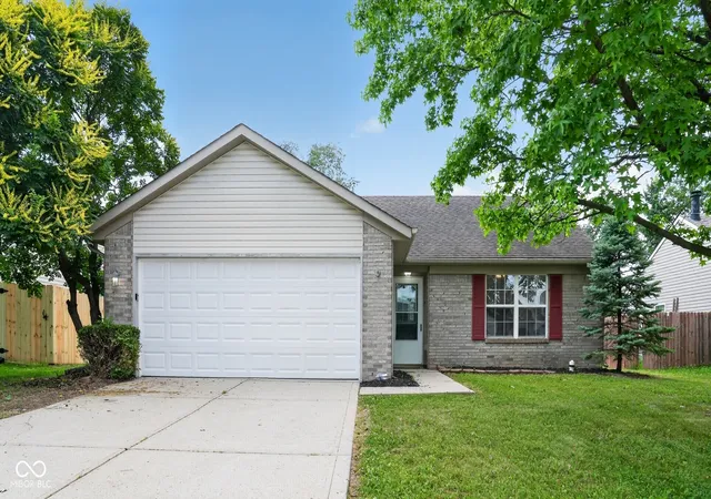 Photo 1 of Single family home for sale at 3662 Rock Maple Dr, Indianapolis, IN 46235 | MLS# 22111476 | Listing updated on 2026-08-13