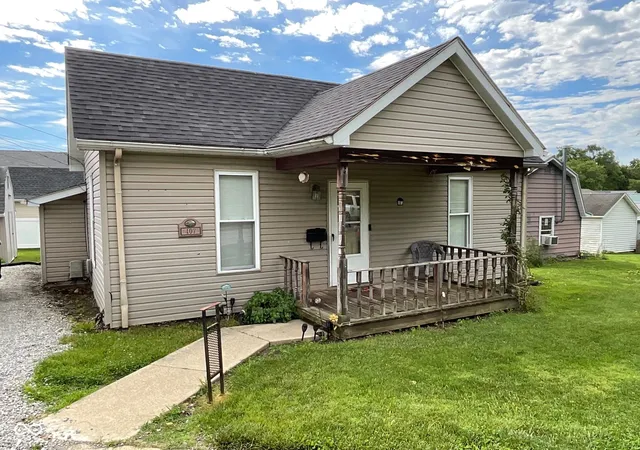 1st image of 407 Mccune Ave, Rockville, IN 47872 | MLS# 22111490