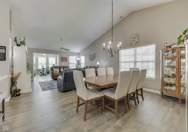 4th image of 1391 Hamilton Dr, Greenwood, IN 46143 | MLS# 22111496