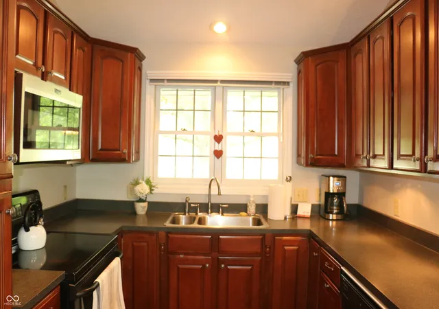 Photo 1 of Single family home for sale at 18020 Sun Ridge Cir, Noblesville, IN 46062 | MLS# 22111508 | Listing updated on 2026-09-22
