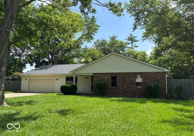 Photo 2 of Single Family Residence at 1408 N Buckeye Rd, Muncie, IN 47304 | MLS# 22111515 | | Sold on 2026-08-07