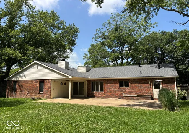Photo 4 of Single Family Residence at 1408 N Buckeye Rd, Muncie, IN 47304 | MLS# 22111515 | | Sold on 2026-08-07
